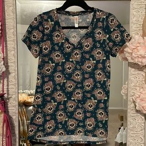 NWOT Skull print tee